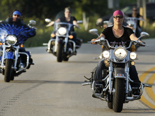 In quest to expand market, Harley-Davidson reaches out to women